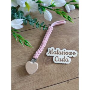 Zawieszka do smoczka - szydełkowana różowa serce